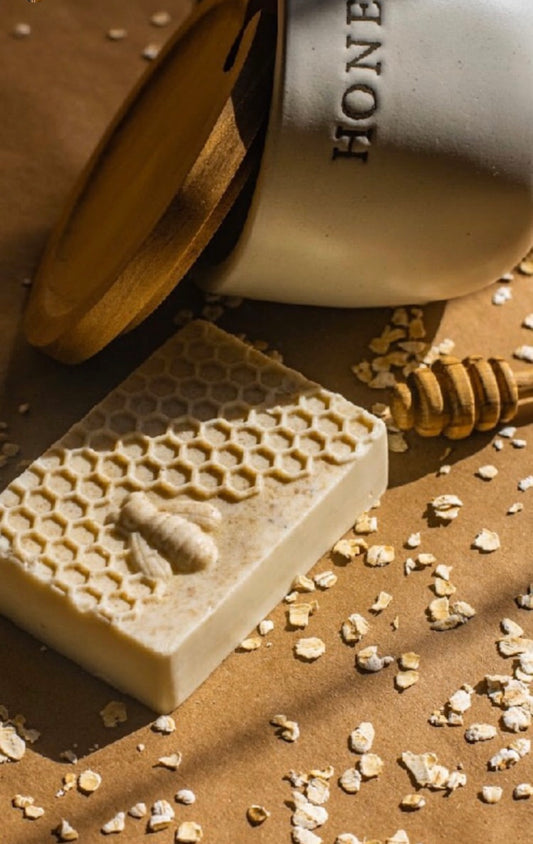 Bee Calm (Honey & Oats)